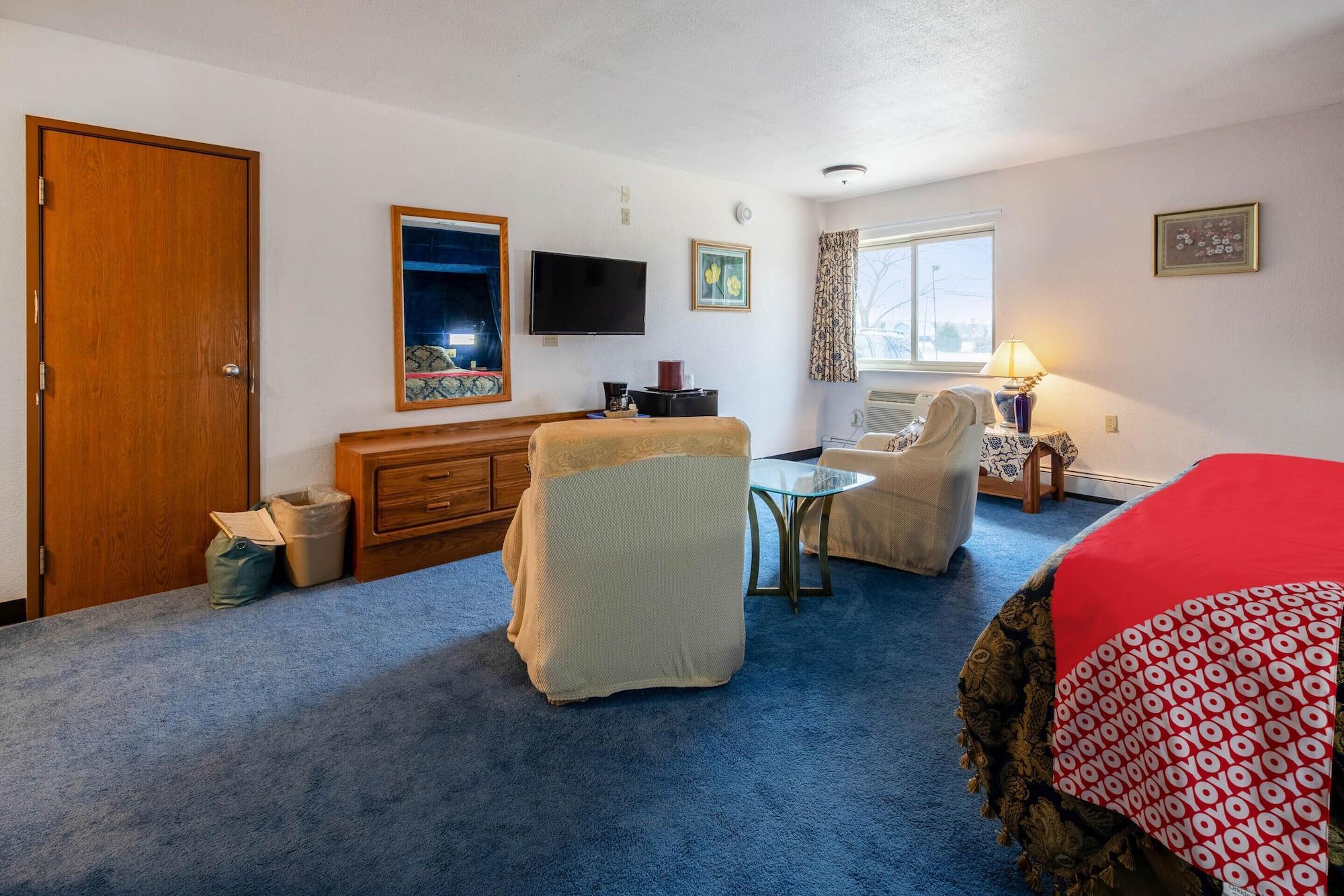 Oyo Hotel Chesaning Route 52 & Hwy 57 エクステリア 写真