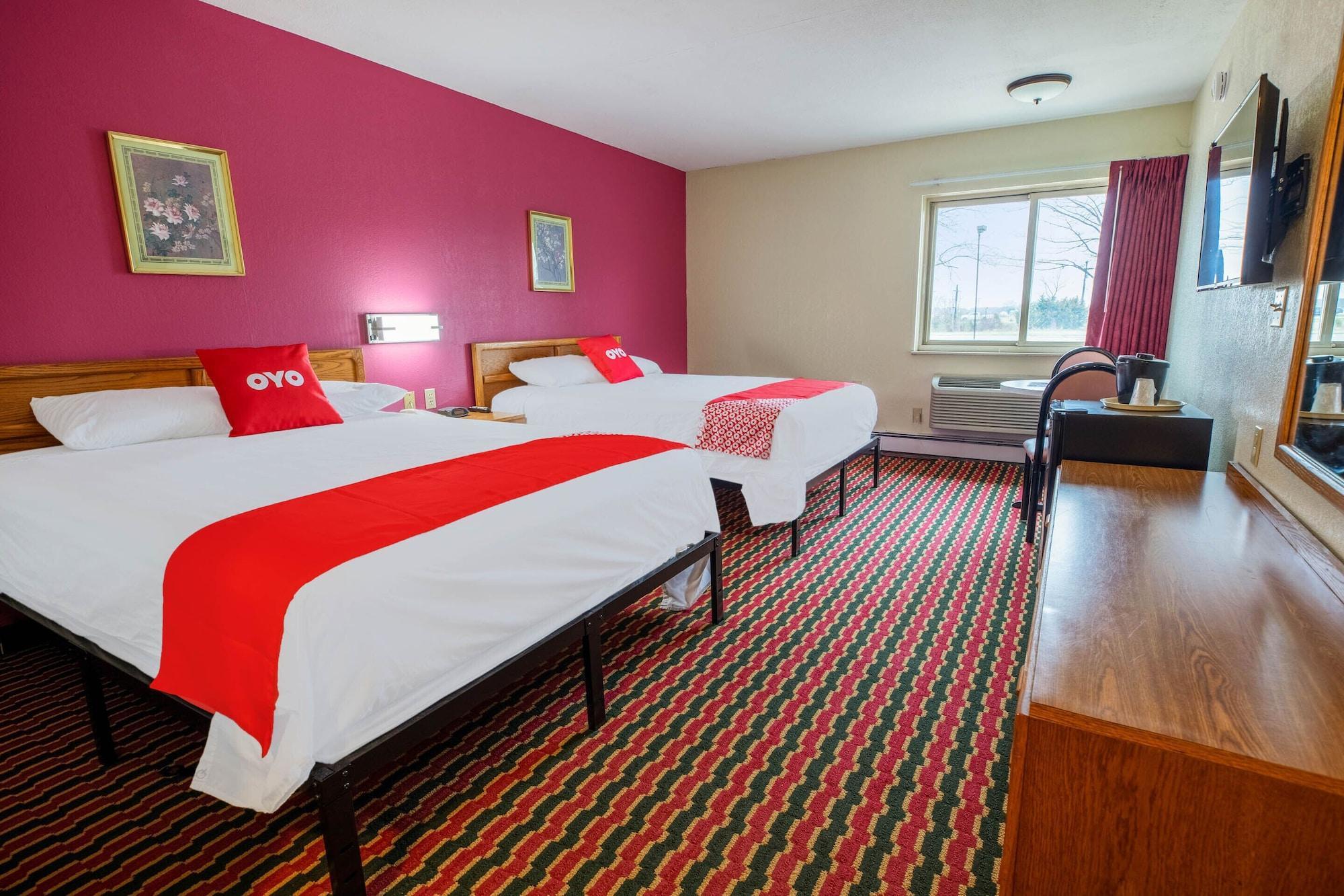 Oyo Hotel Chesaning Route 52 & Hwy 57 エクステリア 写真
