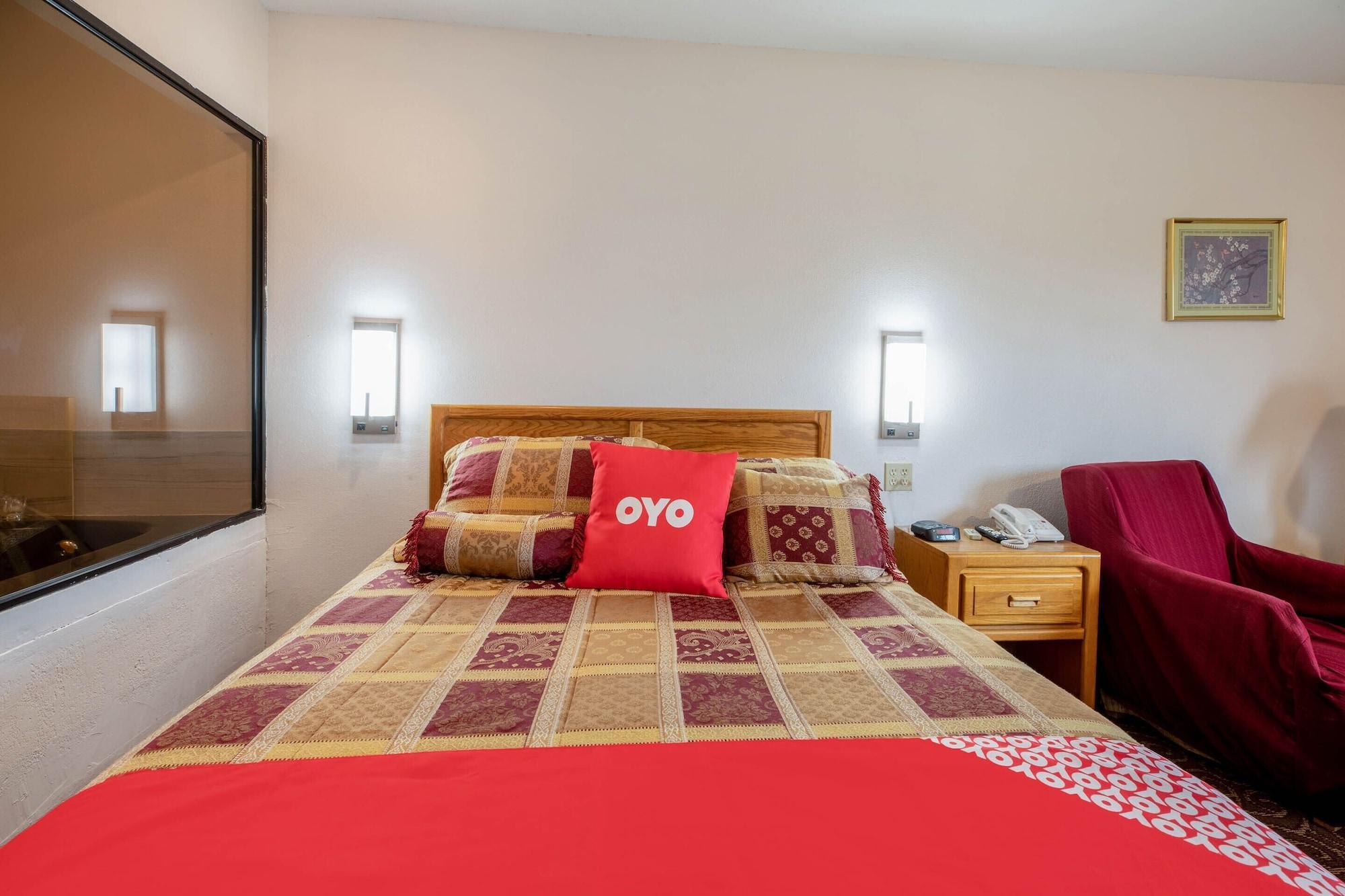 Oyo Hotel Chesaning Route 52 & Hwy 57 エクステリア 写真